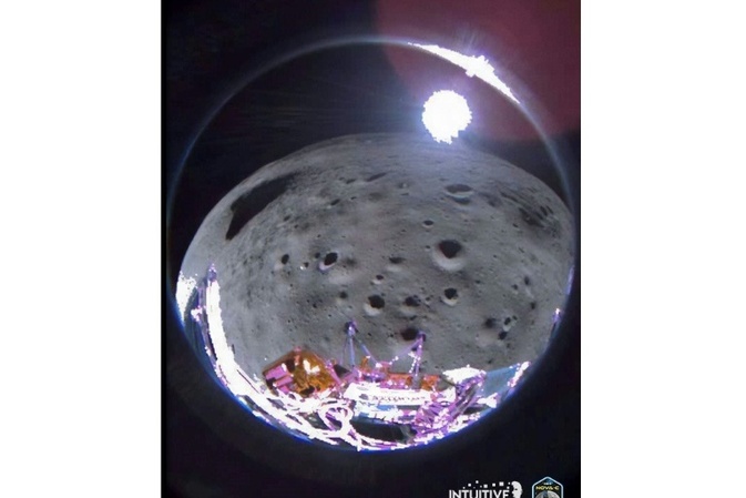 US-Landegert Odysseus sendet erste Fotos vom Mond
