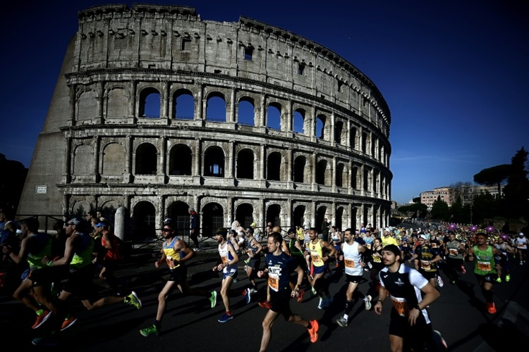 Klima-Aktivisten stören Marathon von Rom