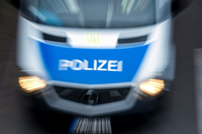 Rollstuhlfahrer nach Zusammensto mit Auto in Berlin gestorben