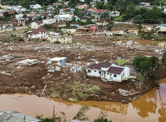 Rennen gegen die Zeit zur Rettung weiterer Menschen vor berschwemmungen in Brasilien