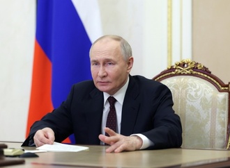 Moskau kndigt Atombungen an und droht mit Angriffen auf britische Militrziele