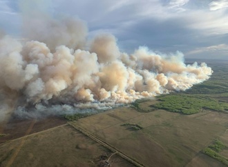 Tausende Menschen auf der Flucht vor Waldbrnden in Kanada