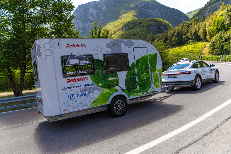Dethleffs: Mit dem E-Caravan über die Alpen