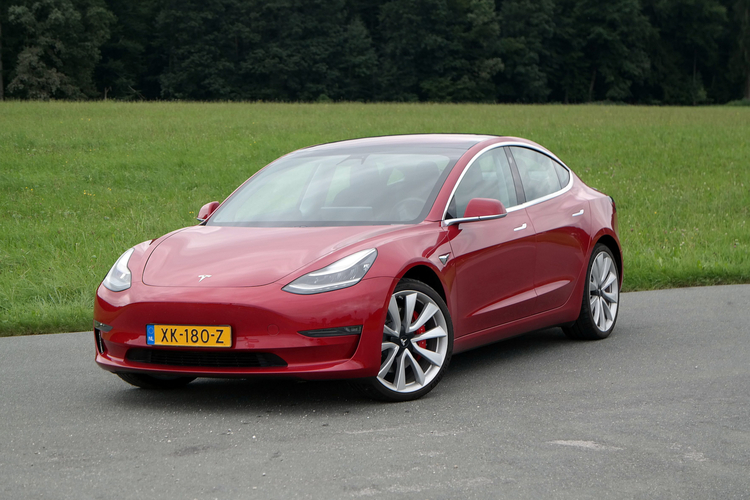 Tesla stromert effizienter als VW