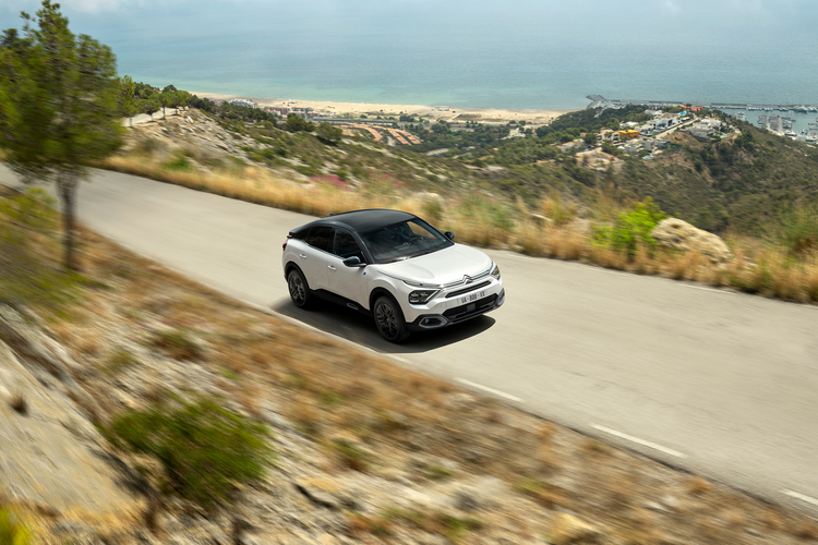 Perlweiße Elektro-Offensive bei Citroen