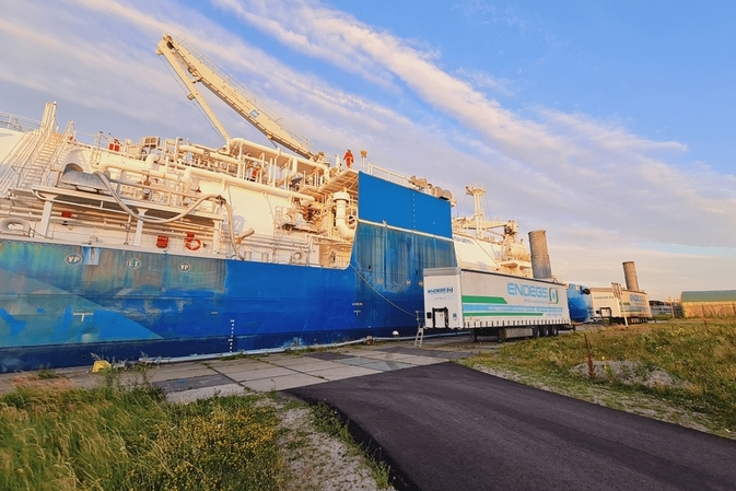 Schiffshavarie in den Niederlanden: ENDEGS unterstützt bei der Bergung eines verunglückten LNG-Tanke