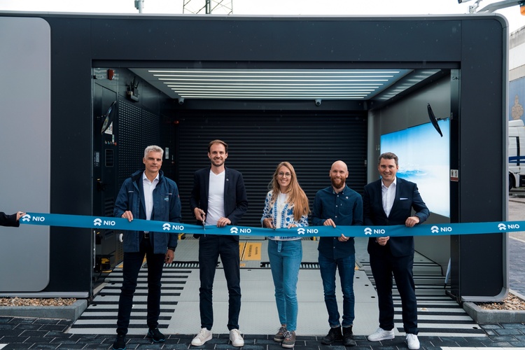 Nio powert bei Lade- und Batterietausch-Infrastruktur