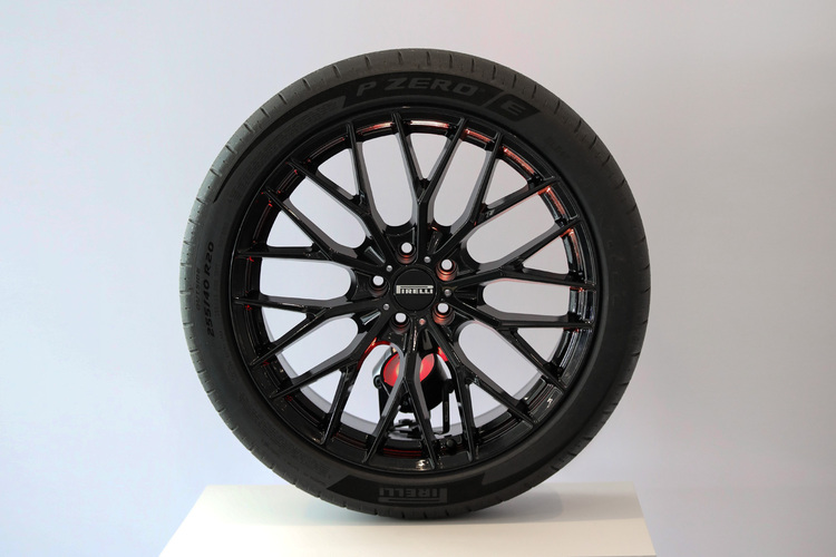 Pirelli Ausrüster für BEV- und PHEV-Automobile