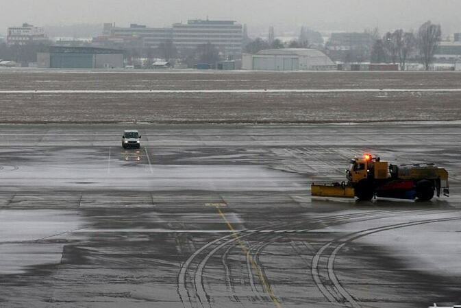 Flugverkehr am Münchner Flughafen bis Sonntagmorgen eingestellt