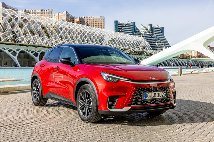 Erste Ausfahrt im neuen Lexus LBX