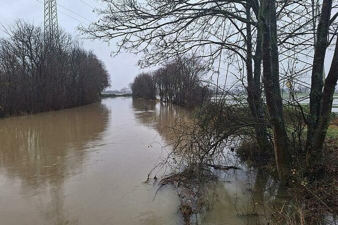 Wetterdienst warnt vor Dauerregen - Sorge in Hochwassergebieten
