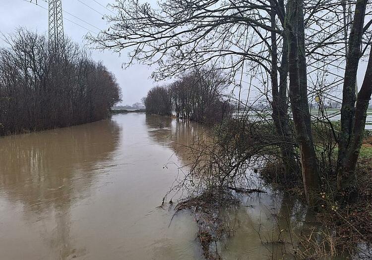 Wetterdienst warnt vor Dauerregen - Sorge in Hochwassergebieten