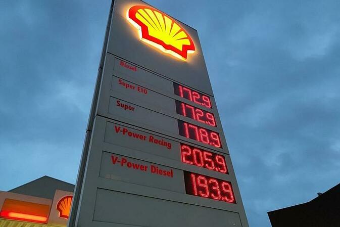 Benzinpreis tritt auf der Stelle - Diesel etwas teurer