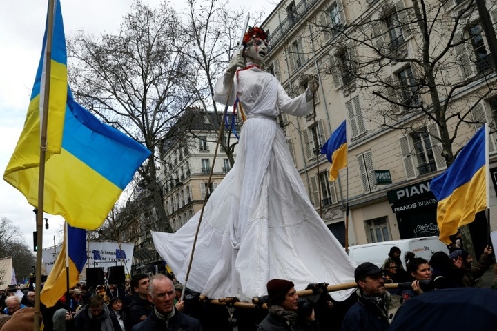 Frankreichs Präsident Macron ruft zum ''gemeinsamen Sprung'' bei Ukraine-Hilfe auf
