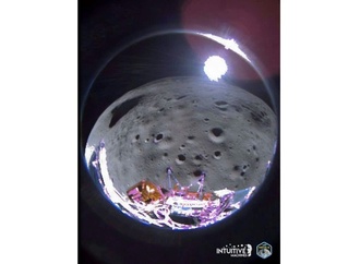 US-Landegerät Odysseus sendet erste Fotos vom Mond