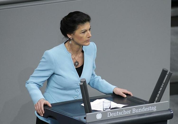 Wagenknecht verlangt dauerhaften Strompreisdeckel
