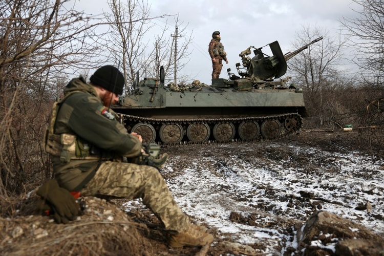 EU-Außenminister billigen Ukraine-Militärhilfe von fünf Milliarden Euro