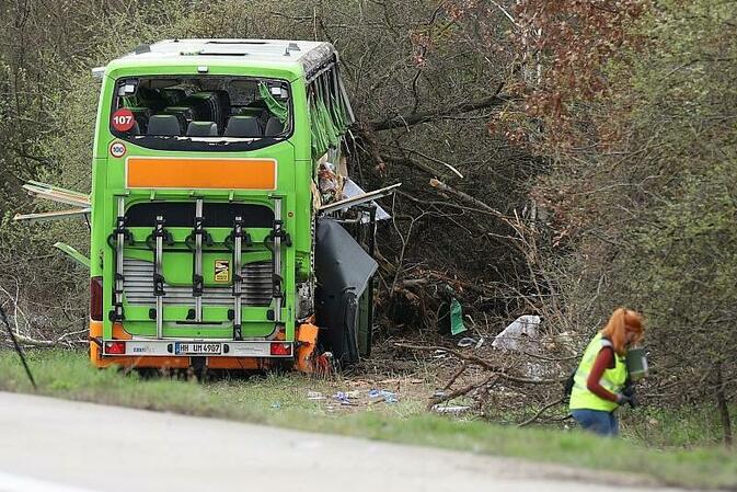 Viertes Todesopfer nach Busunfall auf A 9 identifiziert