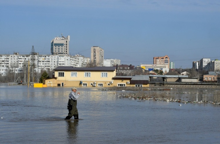Pegelstände in russischem Überschwemmungsgebiet steigen weiter