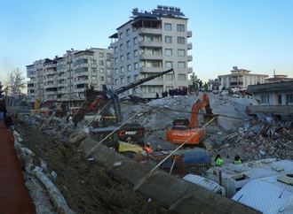 Steinmeier zu Besuch in Erdbeben-Region in Sdtrkei