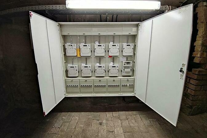 Experten: Deutsche zahlen fünf Milliarden Euro ''zu viel'' für Strom