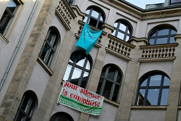 Fast 170 vorübergehende Festnahmen bei Institutsräumung an Berliner Humboldt-Uni