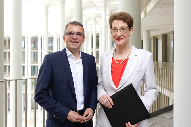 Sächsische Aufbaubank und enviaM beschließen Zusammenarbeit beim Ausbau erneuerbarer Energien