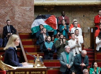 Tumult im franz�sischen Parlament wegen pal�stinensischer Fahne und Kleidung