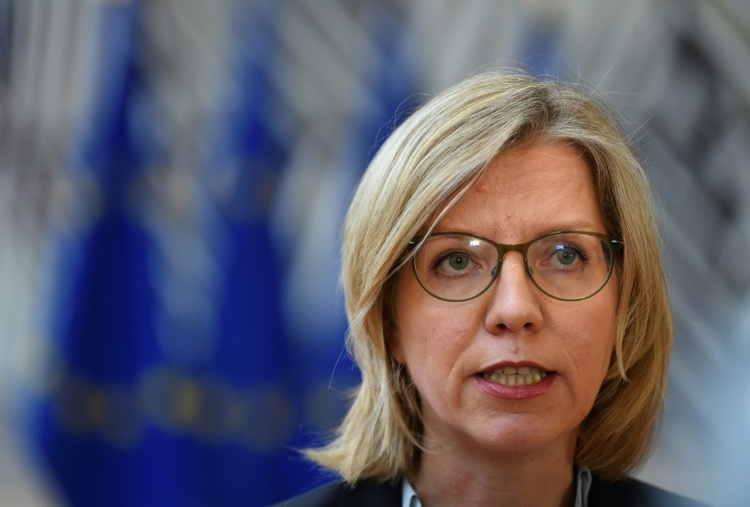 Zustimmung grüner Ministerin zu EU-Gesetz löst Koalitionskrise in Österreich aus