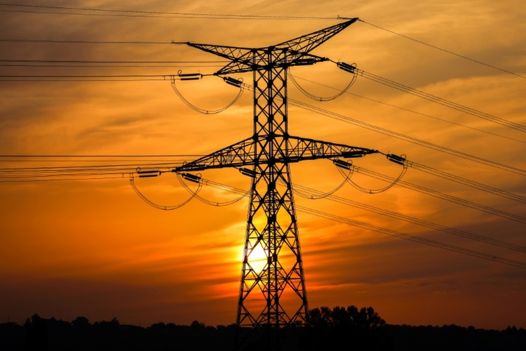 Verivox: Stromnetzgebühren auf dem Land deutlich höher als in der Stadt