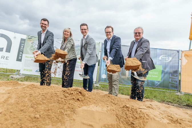 Spatenstich für Hochleistungs-Rechenzentrum in Sehnde: Avacon und enviaM-Gruppe bauen für eine nachh