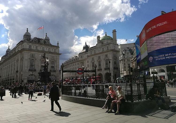 Inflationsrate in Großbritannien stagniert bei 2,0 Prozent