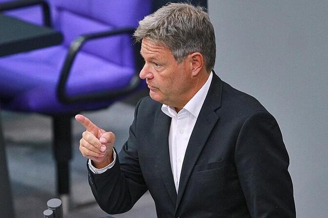 Habeck mahnt nach Hochwasser zu entschlossenerem Klimaschutz