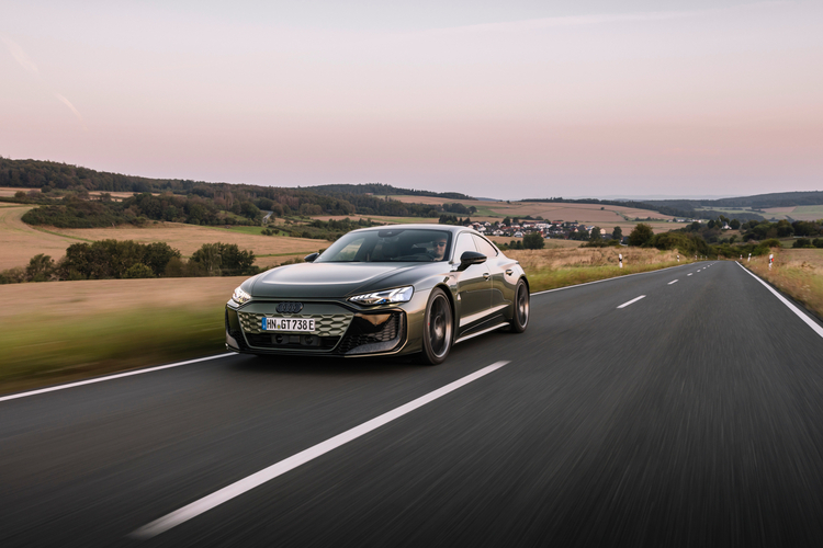 Audi RS e-tron GT performance mit 925 PS am Start