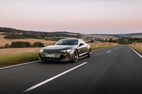 Audi RS e-tron GT performance mit 925 PS am Start