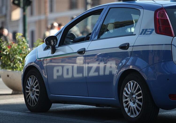 Italien: Auto rast in Fußgänger - zwei deutsche Schülerinnen tot