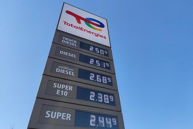 Total Energies hält Umstieg auf Erneuerbare für ''ziemlich komplex''