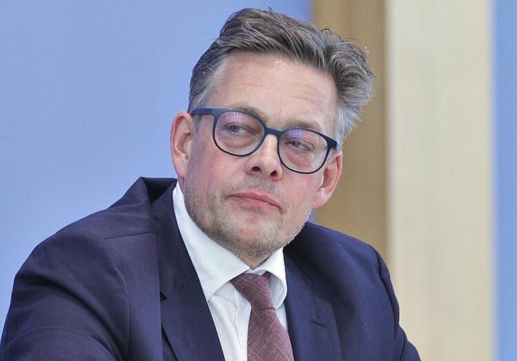 Von Notz verlangt nach Frachtflugzeug-Absturz zügige Aufklärung
