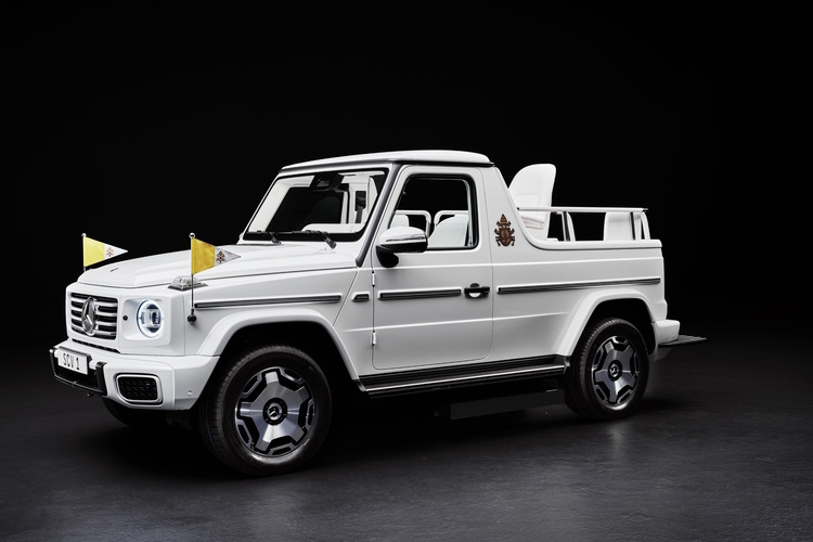 Mercedes-Benz G 580 EQ für den Papst  - Das Papamobil fährt nun elektrisch
