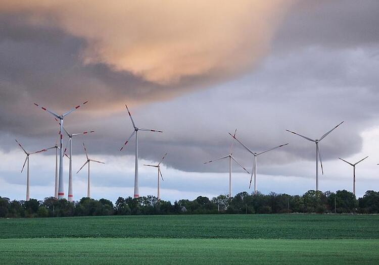 SPD-Generalsekretär befürchtet Energiewende-Rückschritt bei GroKo