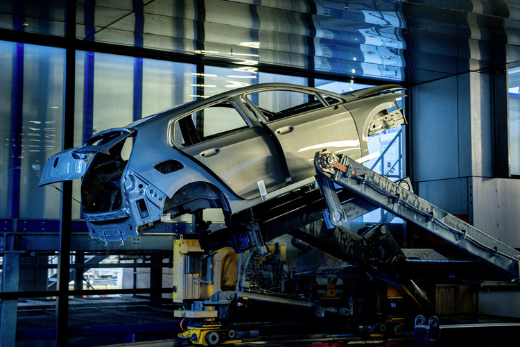 Ausblick 2025  - E-Autos retten den Markt 