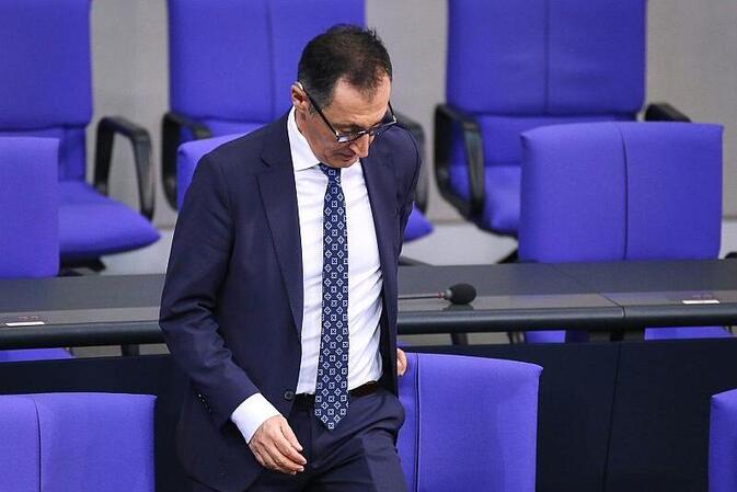 Özdemir ruft Zentralen Krisenstab wegen Maul-und-Klauenseuche ein