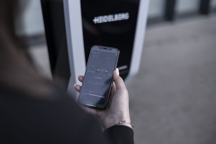 Bezahlen an der Ladesäule  - Smartphone-App dominiert 