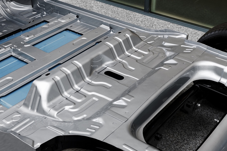 E-Auto-Brände  - Renault gibt Löschzugang-Patente frei