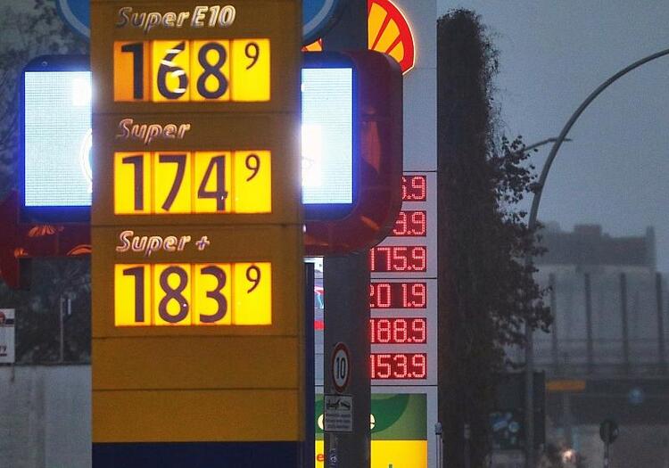 Tankstellenpreise sinken Ende Februar erneut minimal