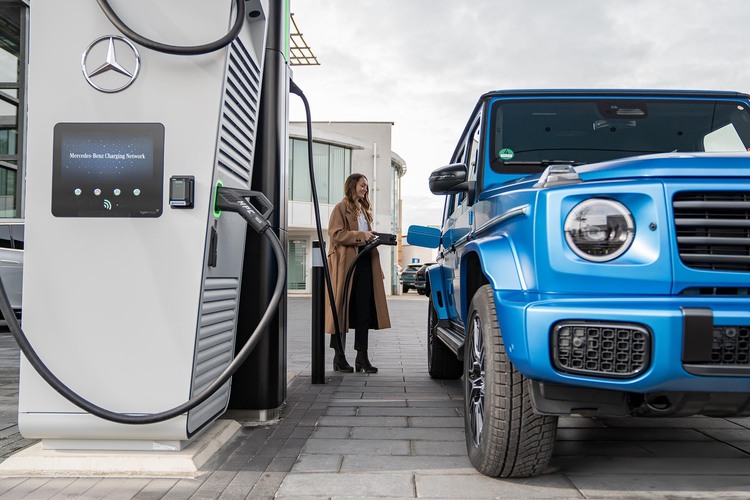 Mercedes-Ladedienste  - Das E-Auto reserviert die Ladesäule 