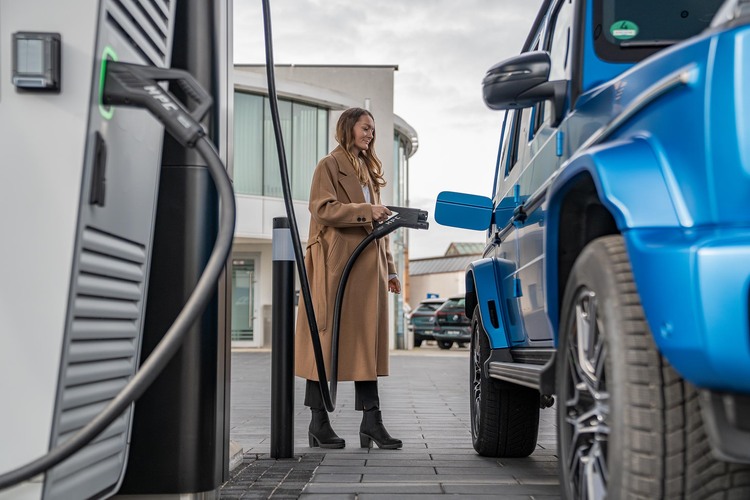 Mercedes baut Infrastruktur aus  - Leichter laden 