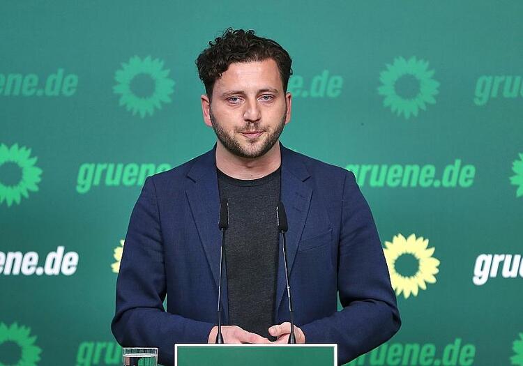 Banaszak kritisiert geplantes Heizungsgesetz-Aus