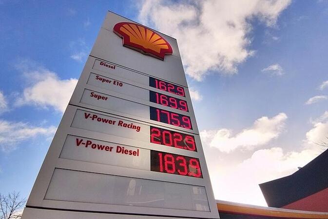 Diesel Ende März erneut günstiger - Benzinpreis steigt wieder