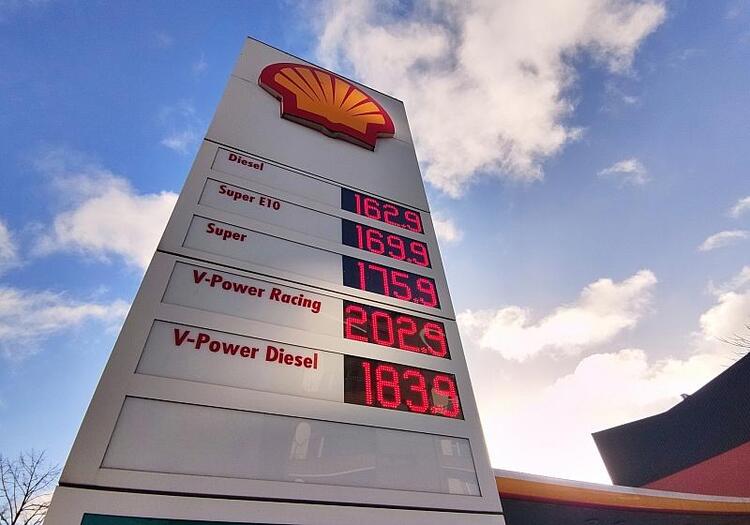 Diesel Ende März erneut günstiger - Benzinpreis steigt wieder